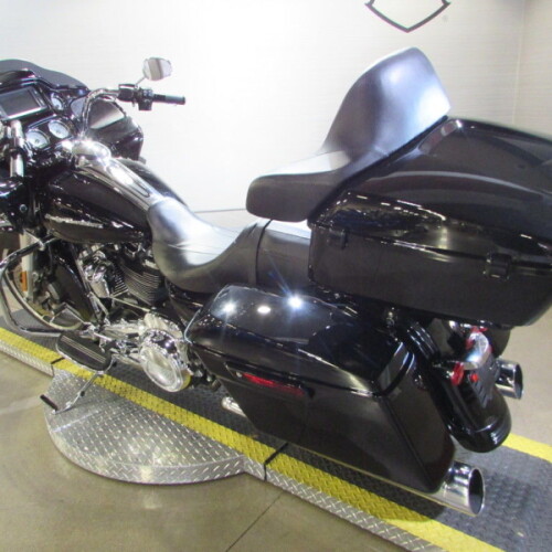 FLTRXS 2017 Road Glide® Special thumb 1