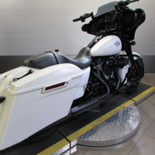 FLHXS 2018 Street Glide® Special thumb 3