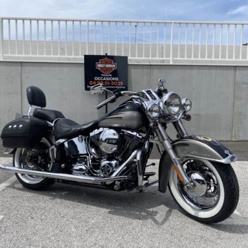 2017 Harley-Davidson® Softail® Deluxe thumb 3