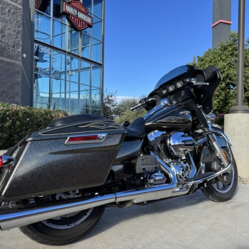 FLHXS 2016 Street Glide® Special thumb 2