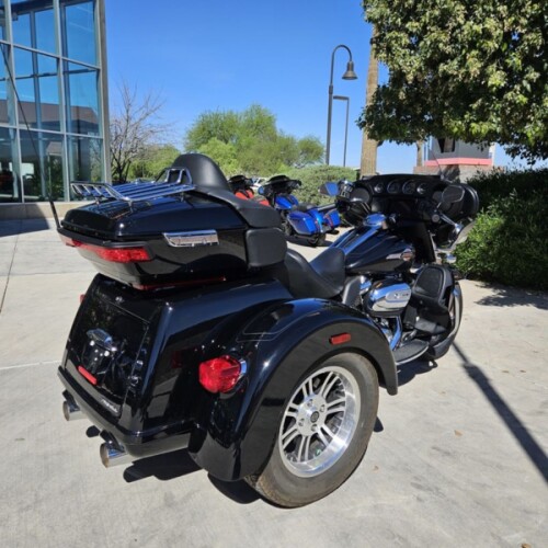 FLHTCUTG 2024 Tri Glide™ Ultra thumb 1