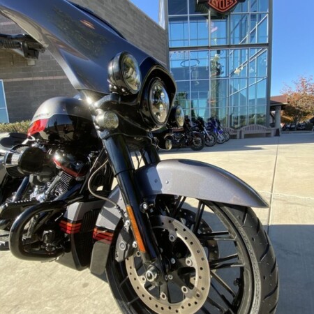 FLHXSE 2020 CVO™ Street Glide® thumb 0