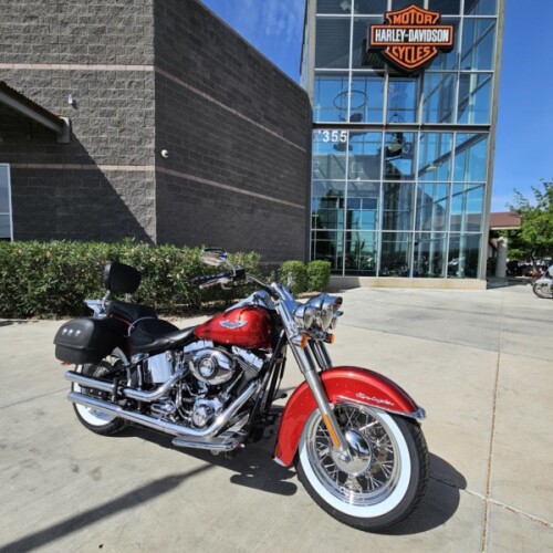  2013 Softail® Deluxe thumb 3