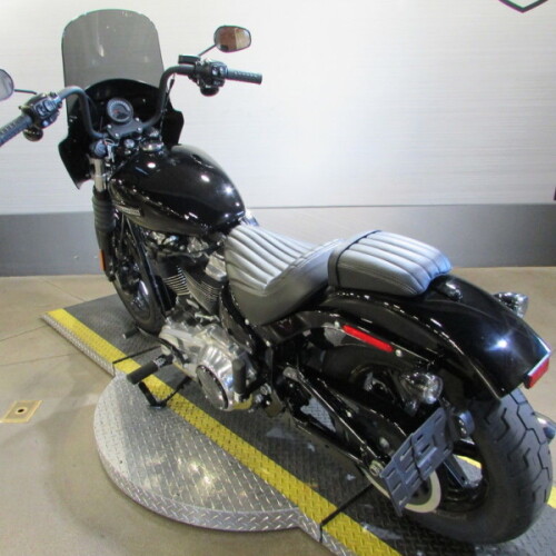 FXBB 2025 Street Bob™ thumb 1