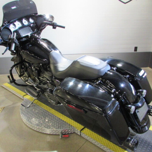 FLHXS 2017 Street Glide® Special thumb 1
