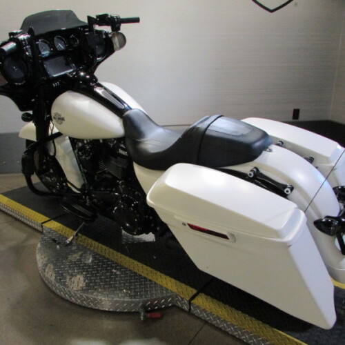 FLHXS 2018 Street Glide® Special thumb 1