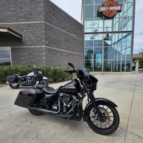 FLHXS 2018 Street Glide® Special thumb 2