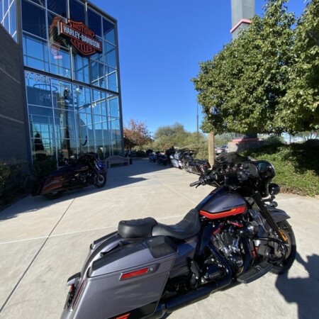 FLHXSE 2020 CVO™ Street Glide® thumb 2