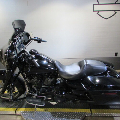 FLHXS 2017 Street Glide® Special thumb 0