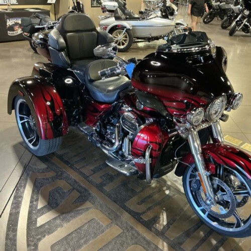 FLHTCUTGSE 2022 CVO™ Tri Glide® thumb 3