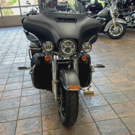 2017 Harley-Davidson® Ultra Limited Low Two-Tone Charcoal Denim/Black Denim thumb 2