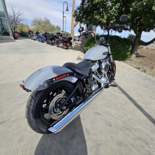 FXBB 2026 Street Bob® thumb 2