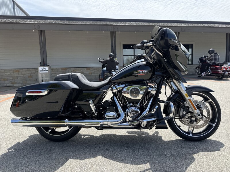 2024 Harley-Davidson® Street Glide® Vivid Black