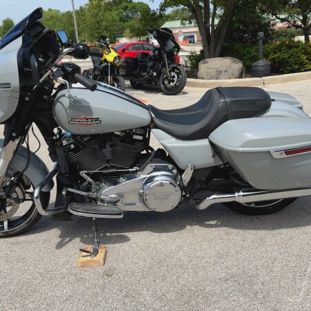 2024 Harley-Davidson® Street Glide® Billiard Gray thumb 0