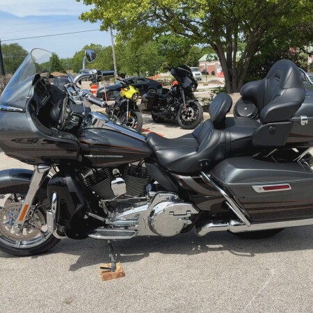 2016 Harley-Davidson® CVO™ Road Glide® Ultra Carbon Dust/Charcoal Slate thumb 0