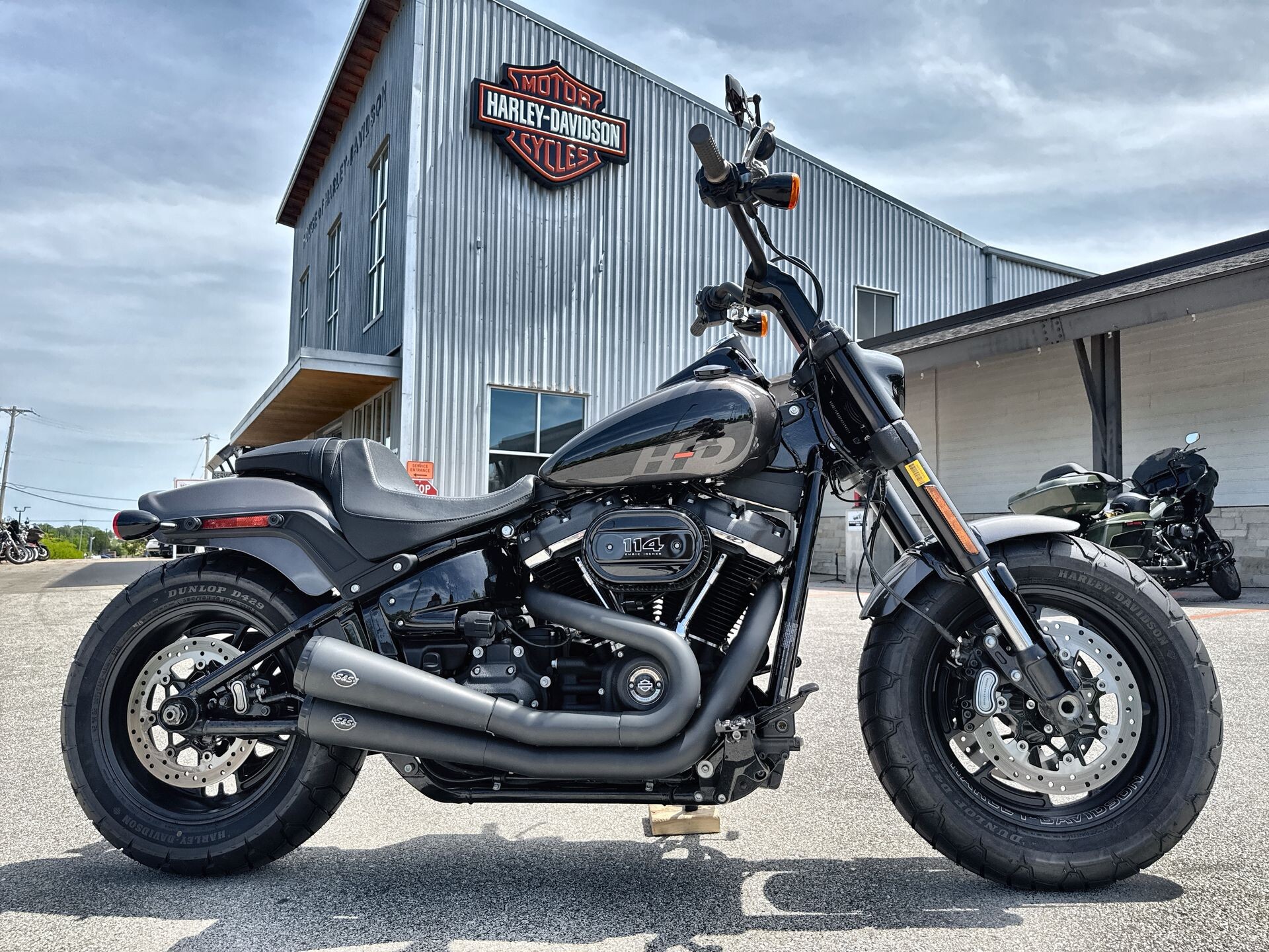 2023 Harley-Davidson® Fat Bob® 114 Gray Haze