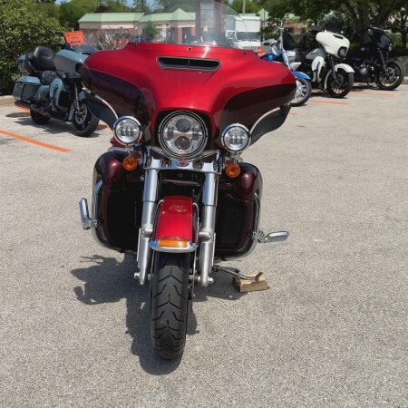 2019 Harley-Davidson® Ultra Limited Wicked Red/Twisted Cherry thumb 2