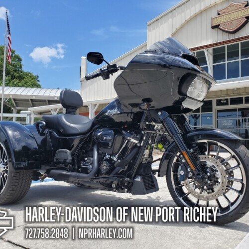 2024 Harley-Davidson® Road Glide® 3 thumb 2