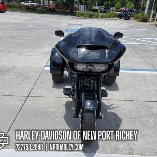 2024 Harley-Davidson® Road Glide® 3 thumb 3