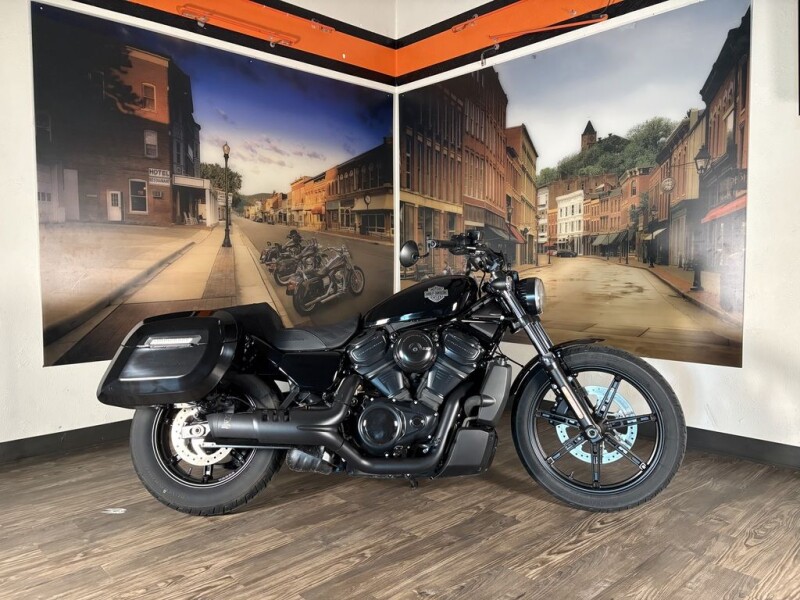 2025 Harley-Davidson® Nightster™ Vivid Black
