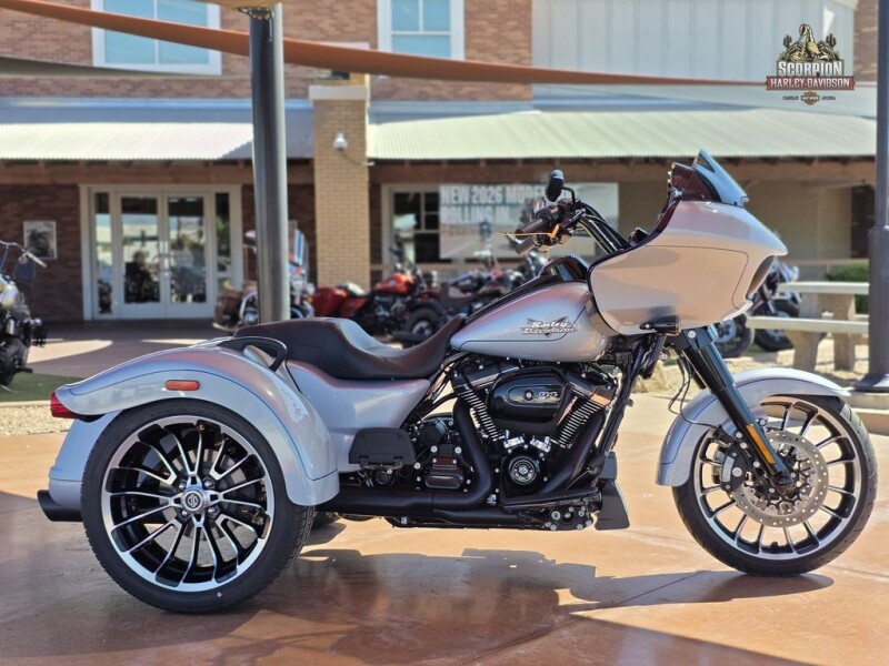 FLTRT 2024 Road Glide 3