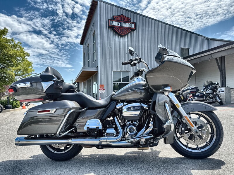 2018 Harley-Davidson® Road Glide® Ultra Industrial Gray