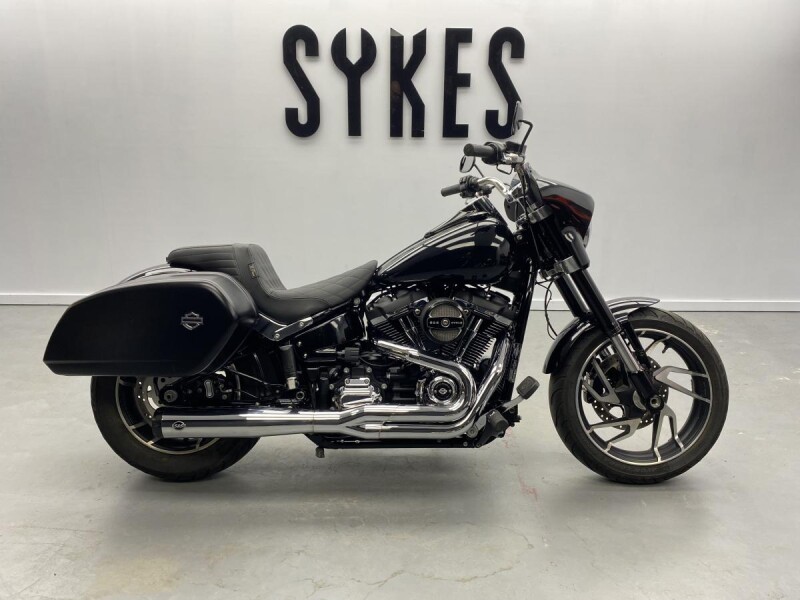 2019 Harley-Davidson FLSB Softail Sport Glide in Vivid Black - 117 Upgrade
