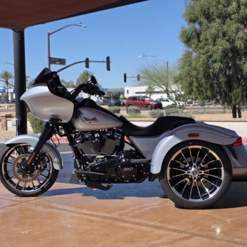 FLTRT 2024 Road Glide 3 thumb 0