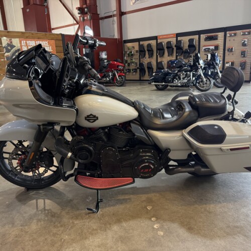 FLTRXSE 2020 CVO™ Road Glide® thumb 2