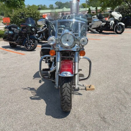 2010 Harley-Davidson® Road King® Classic Red Hot Sunglo thumb 2