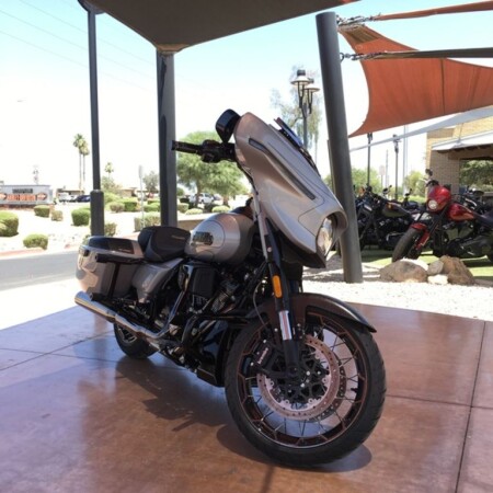 FLHXSE 2023 CVO™ Street Glide® thumb 3
