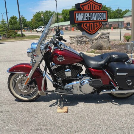 2010 Harley-Davidson® Road King® Classic Red Hot Sunglo thumb 0