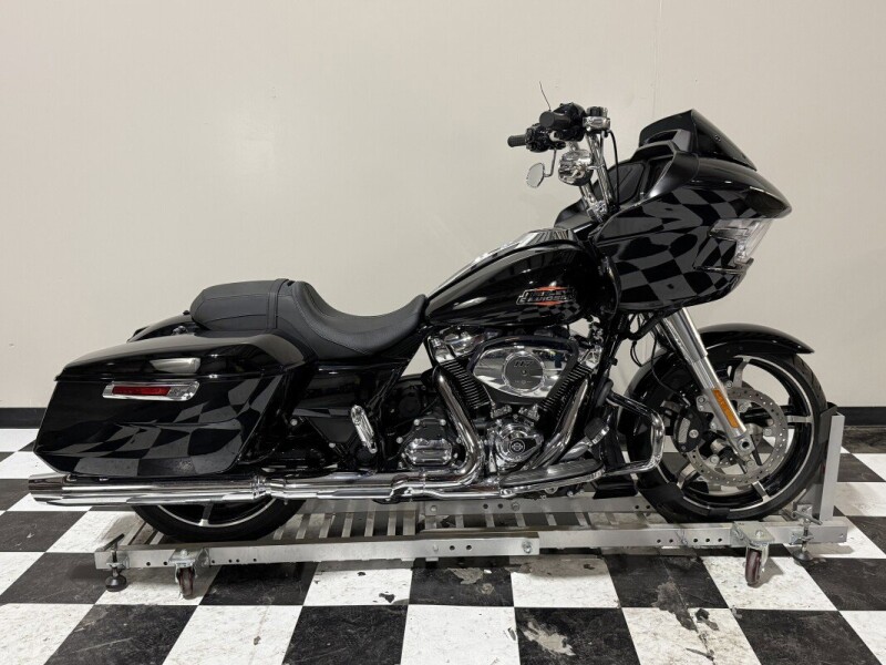 FLTRX 2024 Road Glide™