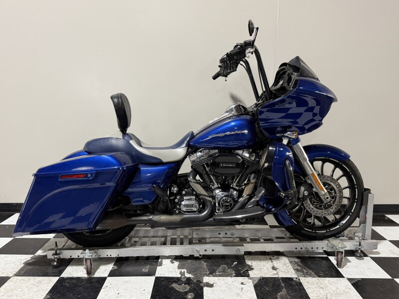 FLTRXS 2015 Road Glide® Special