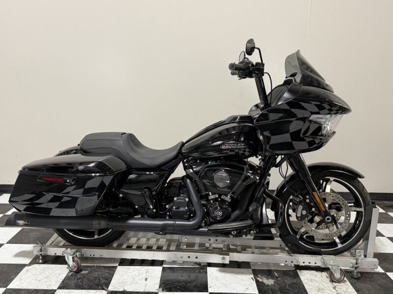 FLTRX 2025 Road Glide™