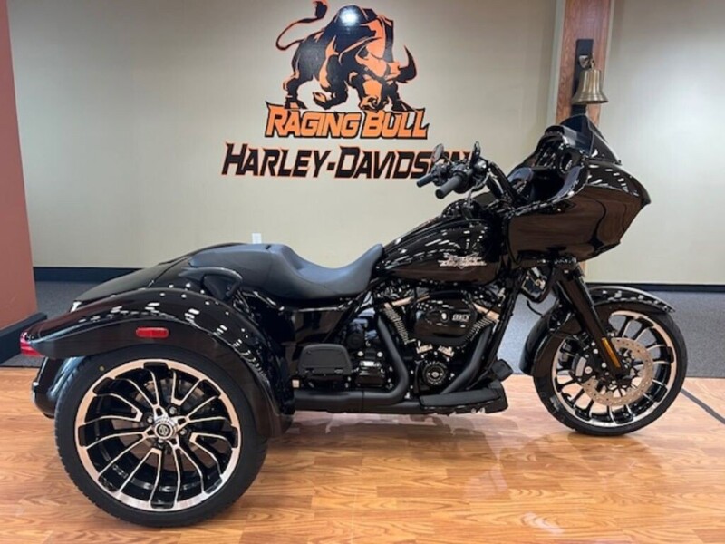 FLTRT 2025 Road Glide® 3