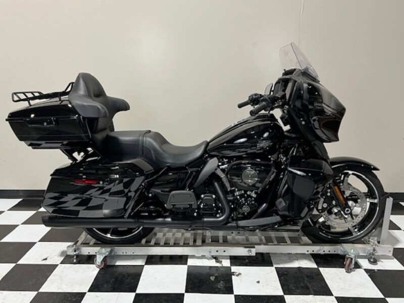FLHXU 2025 Street Glide™ Ultra