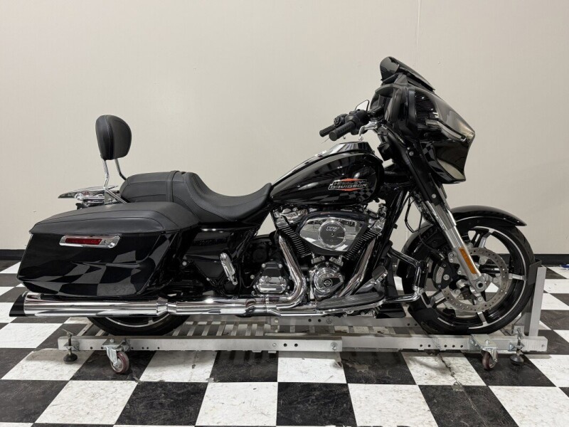 FLHX 2025 Street Glide®