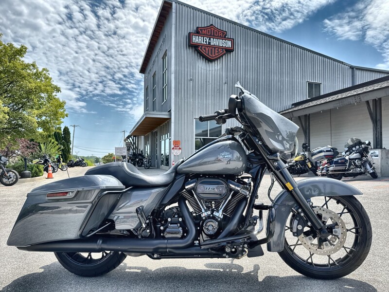 2022 Harley-Davidson® Street Glide® Special Gunship Grey - Black Finish