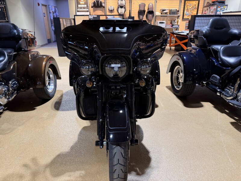 2025 Harley-Davidson® FLHTCUTG Tri Glide® Ultra
