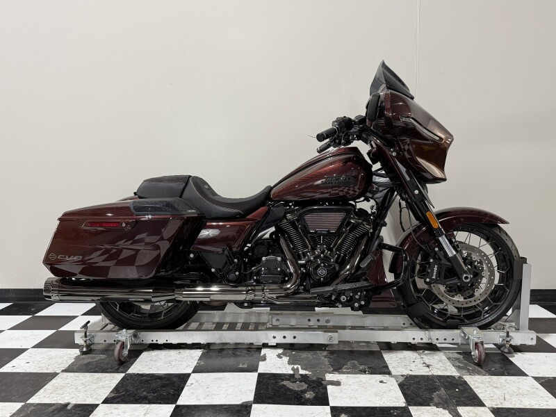 FLHXSE 2024 CVO™ Street Glide®
