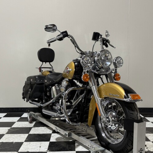 FLSTC 2017 Heritage Softail® Classic thumb 3