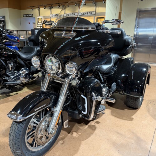 2021 Harley-Davidson® FLHTCUTG Tri Glide® Ultra thumb 3