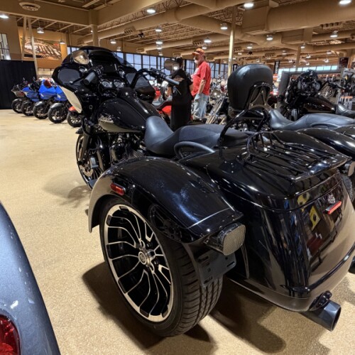2023 Harley-Davidson® FLTRT Road Glide® 3 thumb 0