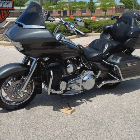 2016 Harley-Davidson® CVO™ Road Glide® Ultra Carbon Dust/Charcoal Slate thumb 1