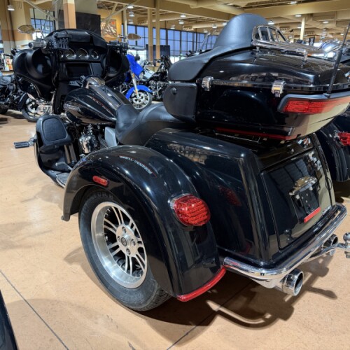 2021 Harley-Davidson® FLHTCUTG Tri Glide® Ultra thumb 0