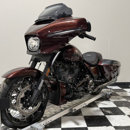 FLHXSE 2024 CVO™ Street Glide® thumb 1