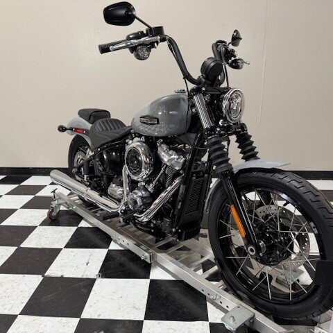 FXBB 2025 Street Bob® thumb 3