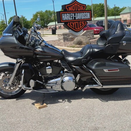 2016 Harley-Davidson® CVO™ Road Glide® Ultra Carbon Dust/Charcoal Slate thumb 0