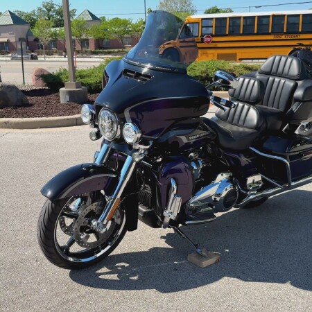 2021 Harley-Davidson® CVO™ Limited Royal Purple & Royal Black Fade thumb 1